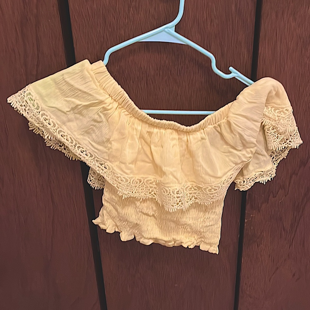 Size small, yellow